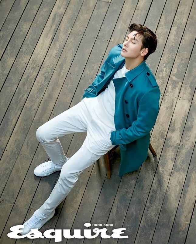 Ji Chang Wook đẹp trai “vi diệu” trên bìa tạp chí Esquire Hồng Kông nhưng có gì đó sai sai ảnh 5