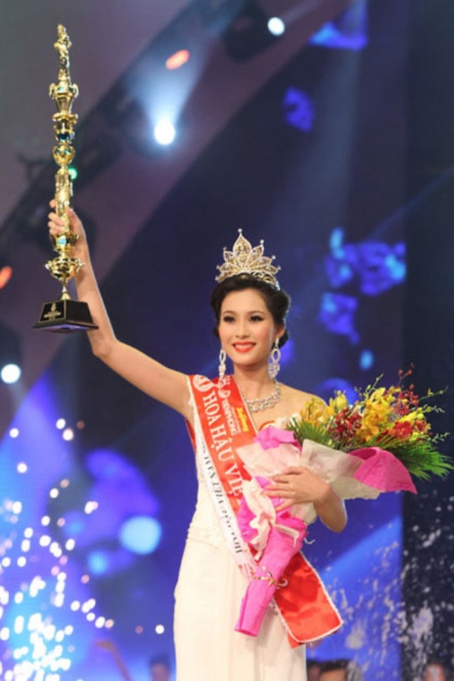 Ngắm nhan sắc sau khi đăng quang của Đỗ Thị Hà và Hoa Hậu Việt Nam qua các thời kỳ ảnh 5