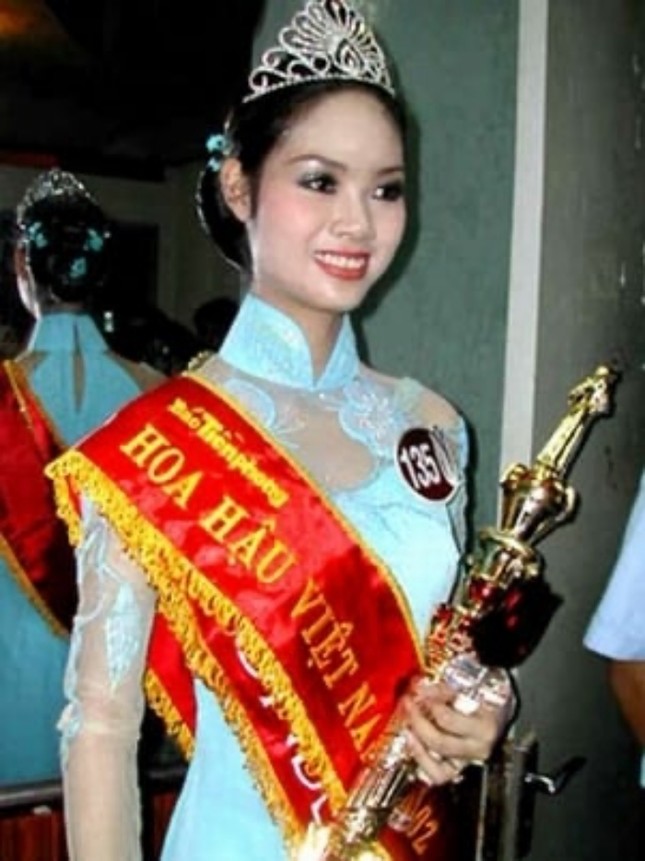 Ngắm nhan sắc sau khi đăng quang của Đỗ Thị Hà và Hoa Hậu Việt Nam qua các thời kỳ ảnh 10