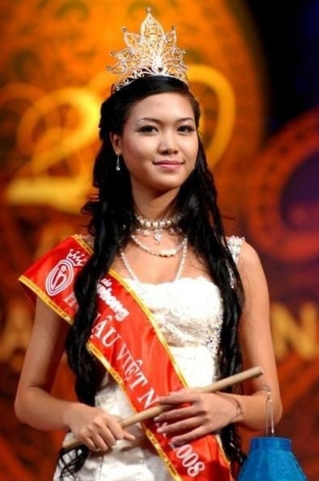 Ngắm nhan sắc sau khi đăng quang của Đỗ Thị Hà và Hoa Hậu Việt Nam qua các thời kỳ ảnh 7