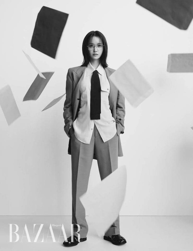 “Tường thành nhan sắc” Yoona mặc gì trong bộ ảnh mới mà được khen “đẹp trai” như nam thần? ảnh 1