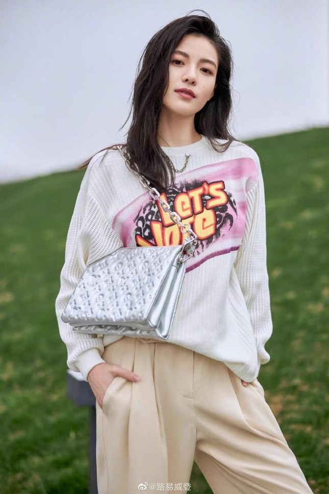 Đặt 3 mỹ nhân C-Biz được chọn làm đại sứ của Louis Vuitton lên bàn cân, ai có khí chất nhất? ảnh 8