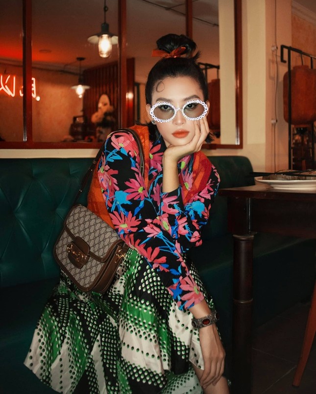 Hoa hậu Tiểu Vy tung bộ ảnh diện đồ Gucci đẹp xuất thần, đổi phong cách cực “chất” ảnh 1