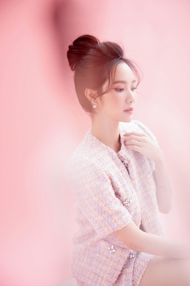 Ca sĩ Jang Mi khoe nhan sắc đẹp như hoa như ngọc trong bộ ảnh mừng sinh nhật ảnh 1