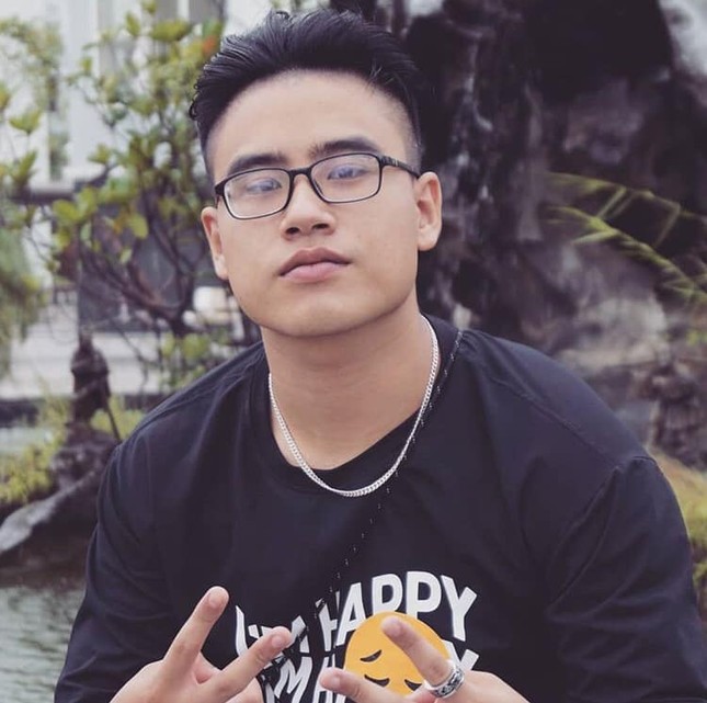 “Tan chảy” trước dàn visual Rap Việt: Badboy 16 Typh, uy vũ G.Ducky, hoàng tử lai Lăng LD ảnh 1