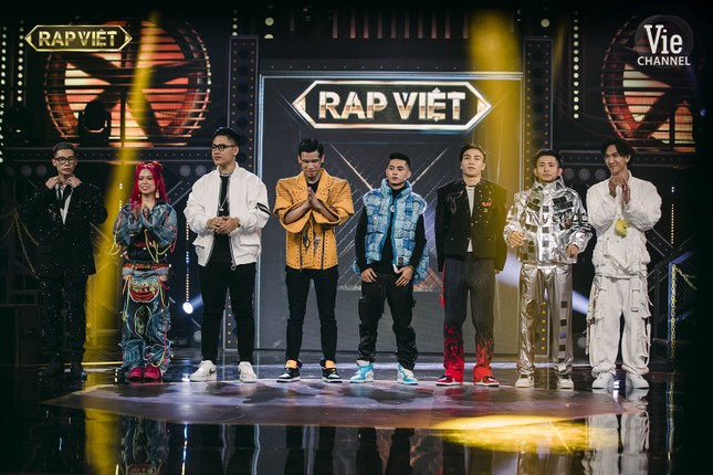 Rap Việt: Tranh cãi xoay quanh phát ngôn nhạy cảm của Gonzo và cặp đôi Tlinh - MCK ảnh 4