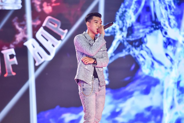 King Of Rap: Hành trình vào Top 10 đầy ấn tượng của chàng rapper điển trai HIEUTHUHAI ảnh 8