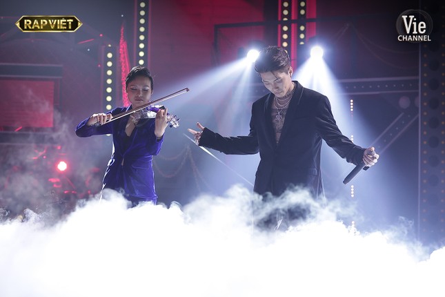Ngang trái như Rap Việt: Tlinh lột xác nhưng vẫn mất suất vào Chung kết trước bạn trai ảnh 7