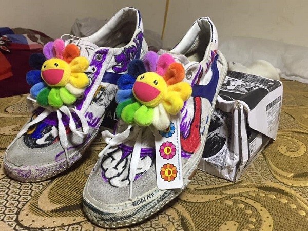Teen trổ tài “custom” giày đồng phục và cái kết khiến dân mạng “nhức mắt“ ảnh 2