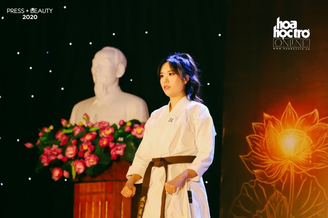 “Press Beauty 2020“: Các nữ sinh Báo chí “bùng nổ” tài năng trong đêm thi Bán kết ảnh 5
