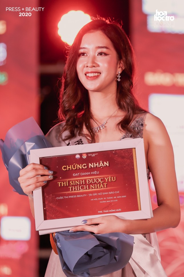 Chung kết “Press Beauty“: Sinh viên lớp Xã hội học trở thành Hoa khôi Báo chí 2020 ảnh 10
