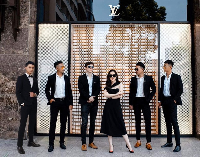 Nữ chính tập 8 “Người Ấy Là Ai” nói về bác sĩ Quang Lâm: “Nên cách xa cho an toàn“ ảnh 2