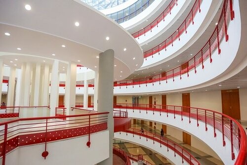 “Chơi lớn” như Đại học Kinh tế Quốc dân: Có cả một tiệm làm nail trong khuôn viên trường ảnh 4