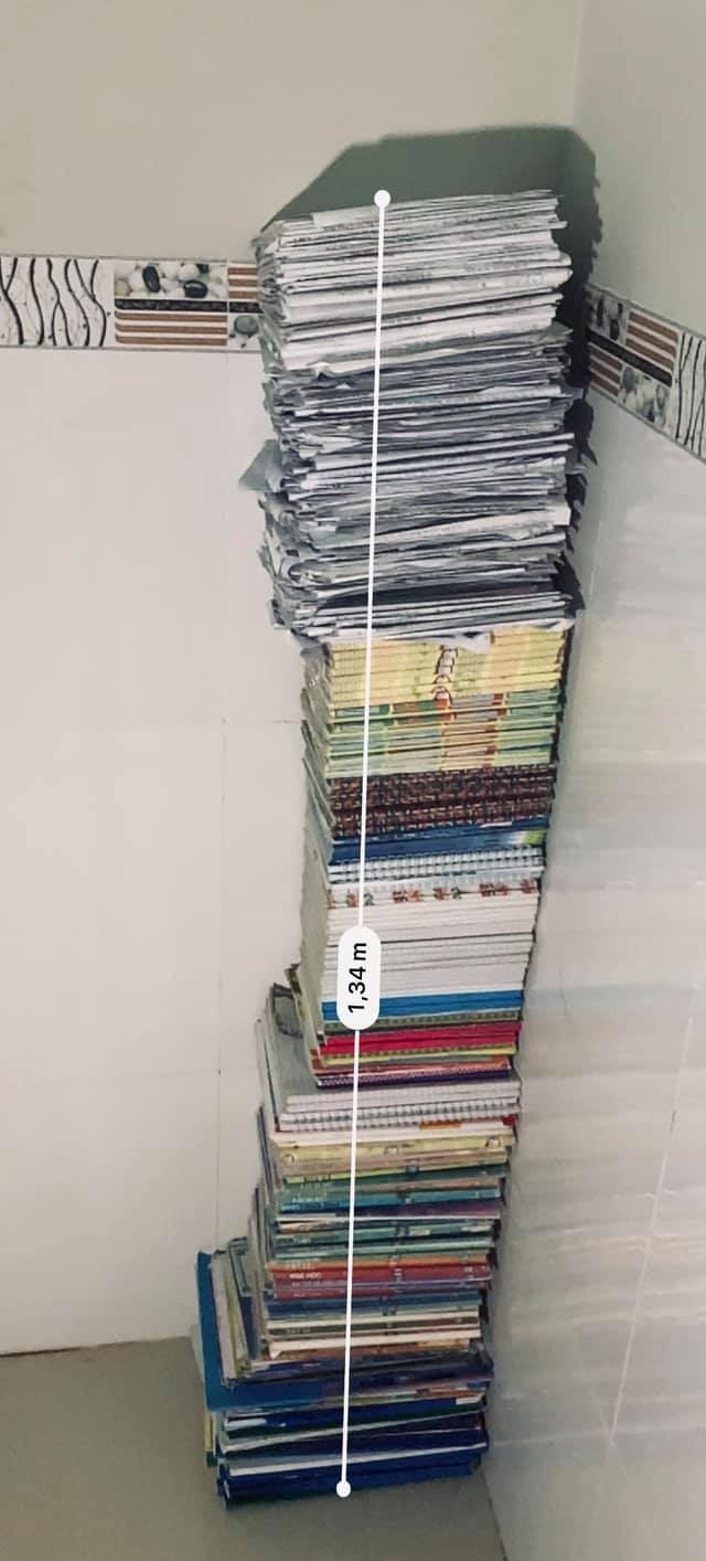 “Trend” mới của hội sĩ tử hậu mùa thi: “Đọ” cân nặng của sách vở, tài liệu, đề luyện thi ảnh 4