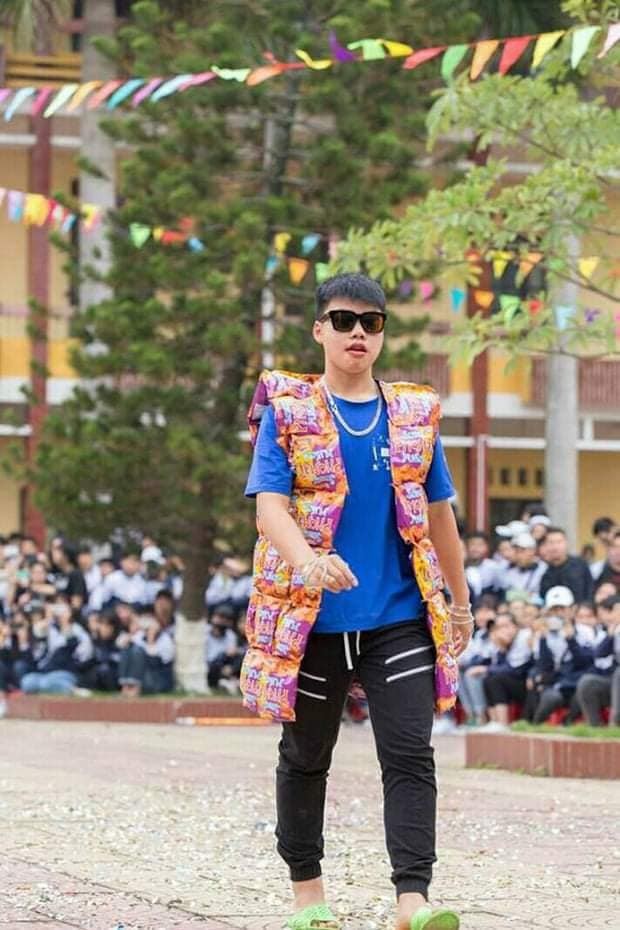 Khi trường học trở thành “sàn diễn thời trang“: Teen diện trang phục siêu độc đáo ảnh 6