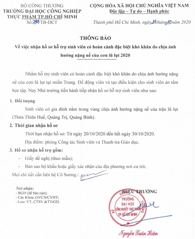 Nhiều trường ĐH, CĐ miễn giảm học phí, tặng học bổng cho sinh viên vùng lũ miền Trung ảnh 3