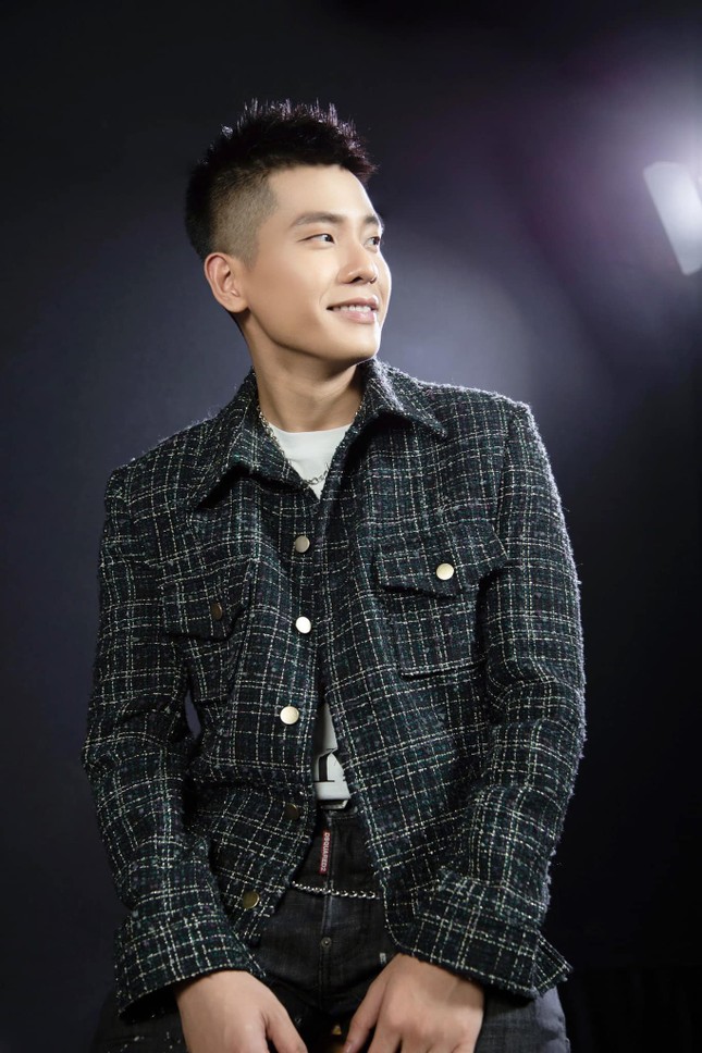 Những bức ảnh hiếm hoi của Quân A.P từ thời học phổ thông: Fan “thở phào” vì idol dậy thì thành công ảnh 8