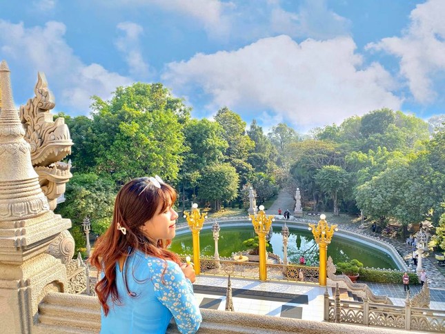Địa điểm “check-in” cực đẹp của giới trẻ Sài Gòn: Ngôi chùa có bảo tháp cao nhất Việt Nam ảnh 5