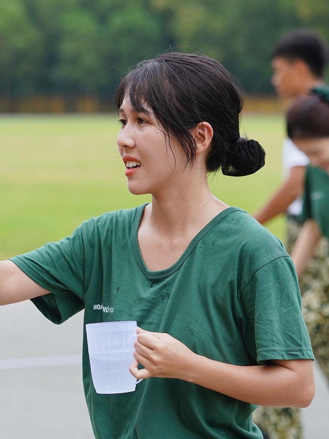 Xuất hiện hình ảnh Hậu Hoàng và Mũi trưởng Long gọi video call cho nhau, thực hư thế nào? ảnh 1
