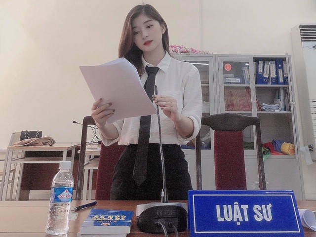 Nữ thẩm phán tương lai sở hữu nhan sắc “vạn người mê” khiến mạng xã hội “dậy sóng“ ảnh 3