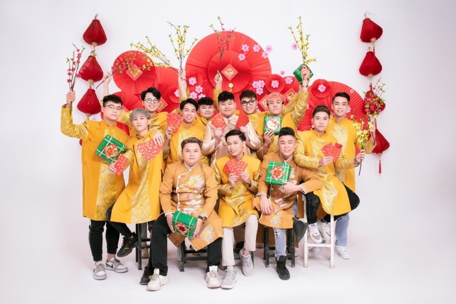Thảo Nari, Mèo Sao Hỏa cùng dàn streamer, TikToker tung bộ ảnh mặc áo dài rực rỡ ảnh 3