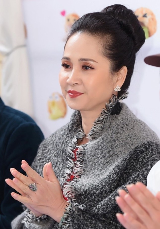 'Mẹ chồng quốc dân' Lan Hương nói không với dao kéo ảnh 3