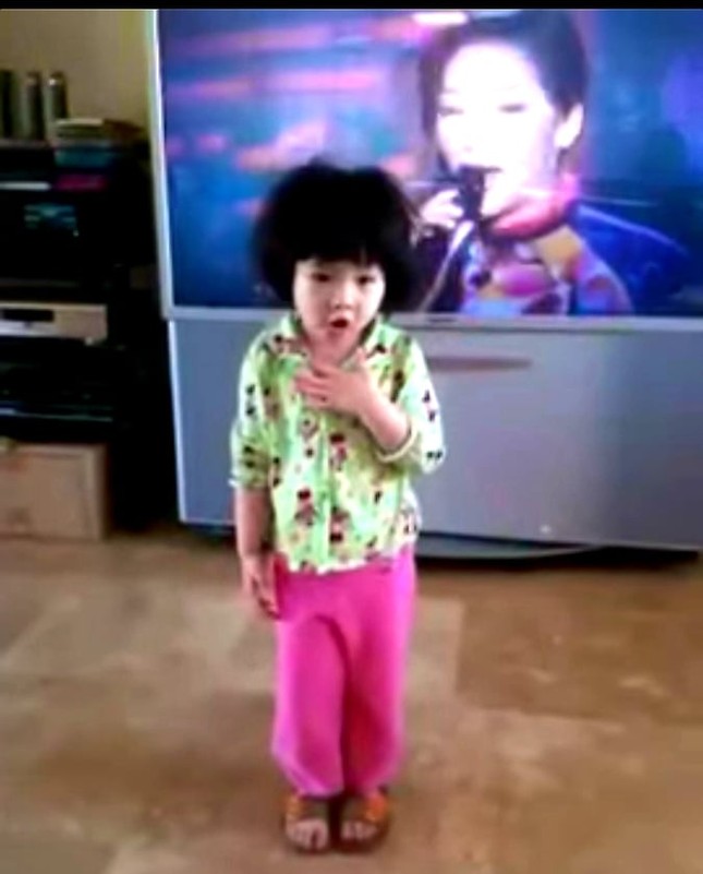 Con gái Như Quỳnh xuất hiện bên cạnh 'người tình không bao giờ cưới' của mẹ ảnh 4