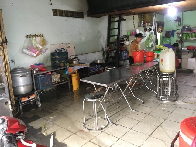 Mưa 30 phút, đường tốn trăm tỷ chống ngập vẫn lênh láng nước ảnh 3