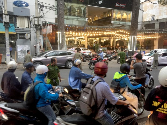 Lộ nguyên nhân người đàn ông bị chém gần lìa cánh tay ở Sài Gòn ảnh 1