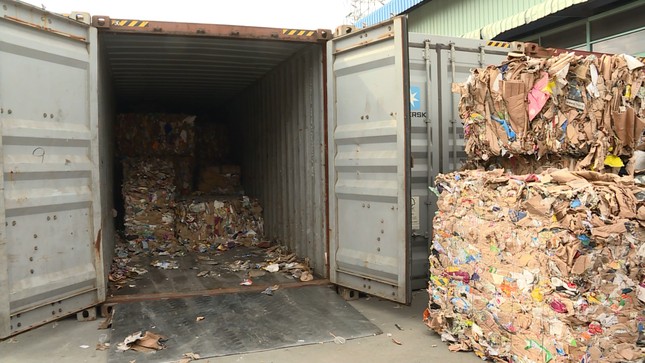 Hơn 1.500 container phế liệu 'nằm ăn vạ' ở cảng Cát Lái nhiều năm ảnh 2