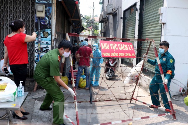 Người Sài Gòn vui mừng được gỡ phong tỏa vì COVID-19 ảnh 1