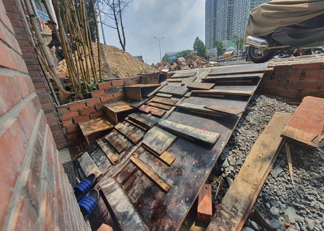 Người dân ở 'rốn ngập' Nguyễn Hữu Cảnh lại thấp thỏm khi mùa mưa đến ảnh 2