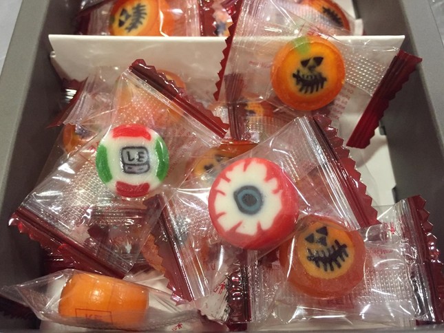 Hàng Việt bung lụa dịp Halloween ảnh 2