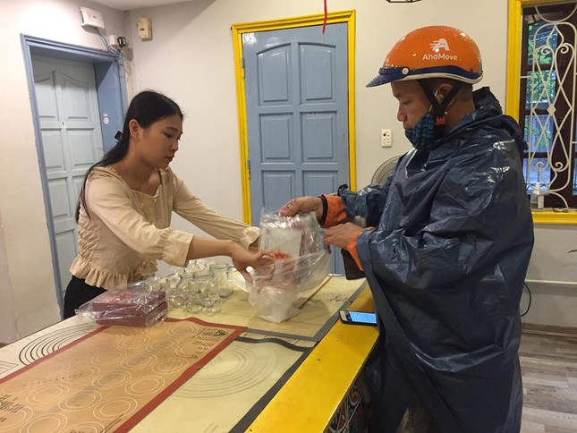Hàng Việt bung lụa dịp Halloween ảnh 3