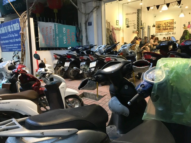 Chị em chi tiền triệu làm đẹp, salon 'hốt bạc' ngày cuối năm ảnh 2