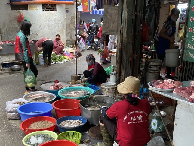 Mùng 1, hoa tươi giảm giá, dâu tây siêu rẻ ảnh 5