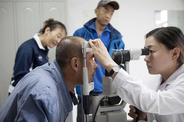 Cảm động chuyện con hiến giác mạc cho cha khiếm thị ảnh 3