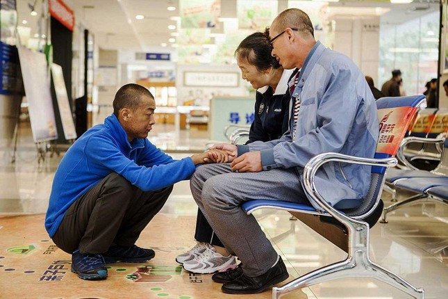 Cảm động chuyện con hiến giác mạc cho cha khiếm thị ảnh 2