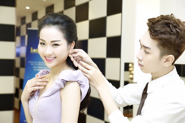 Người đẹp HHVN được tặng vòng ngọc trai 10 triệu ảnh 6