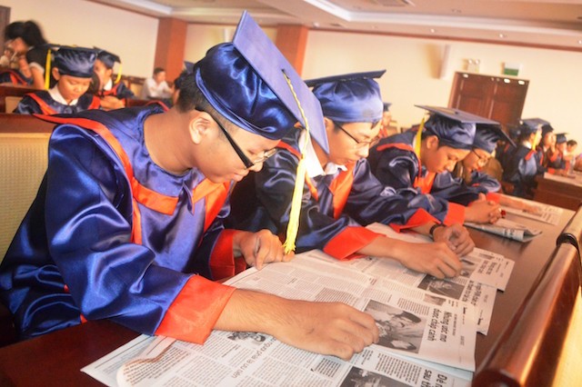 Hơn 1.6 tỷ đồng trao học bổng “Nâng bước thủ khoa” ảnh 5