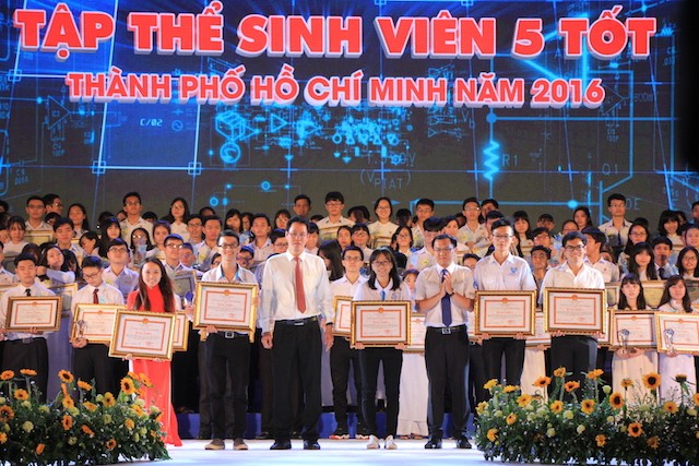 Tuyên dương những học sinh sinh viên tiêu biểu của cả nước ảnh 11