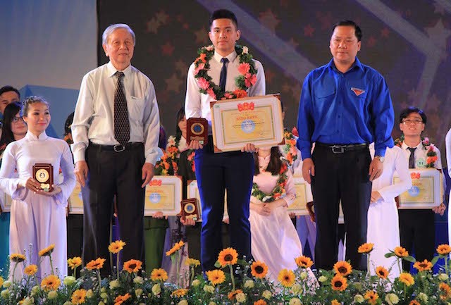 Tuyên dương những học sinh sinh viên tiêu biểu của cả nước ảnh 7