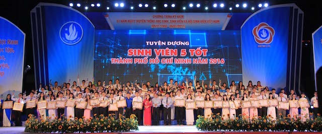 Tuyên dương những học sinh sinh viên tiêu biểu của cả nước ảnh 10