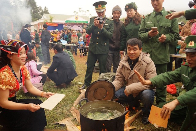 Rộn ràng Xuân Biên phòng ảnh 5