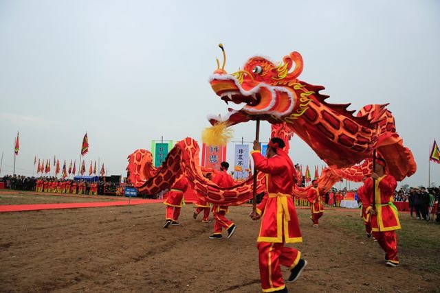 Chủ tịch nước Trần Đại Quang lái máy cày ở Lễ hội Tịch Điền ảnh 3