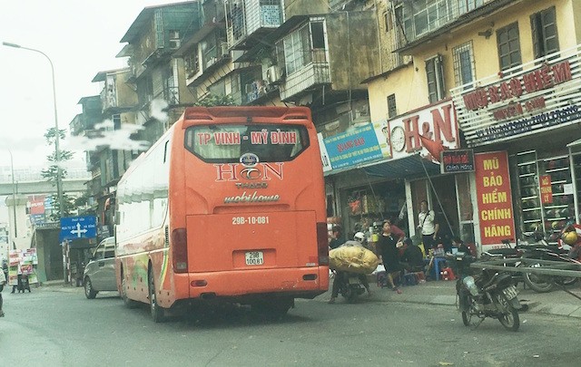 Thanh tra giao thông làm ngơ để xe trái tuyến lộng hành ảnh 1