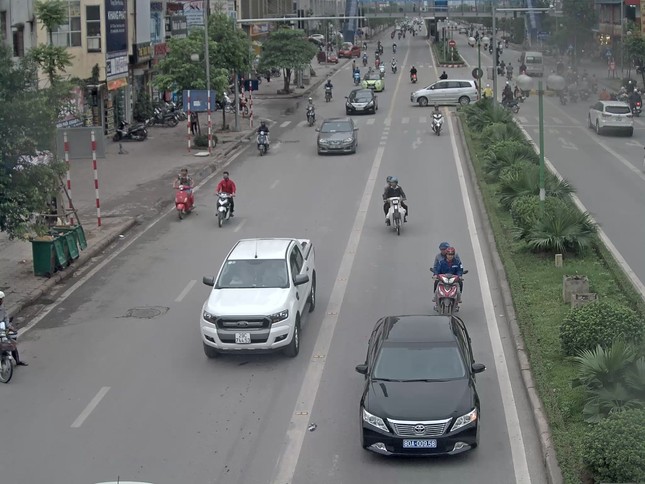 25% ô tô cướp đường buýt nhanh là xe biển xanh, biển đỏ ảnh 1