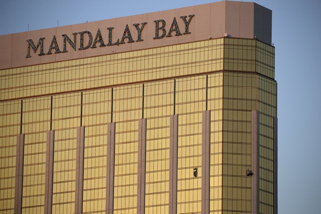 Người thân nói gì về nghi phạm vụ xả súng ở Las Vegas? ảnh 4