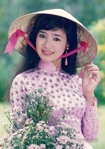 Thu Hà 'Lá ngọc cành vàng' vẫn đẹp rạng ngời dù đã ở tuổi 50 ảnh 3