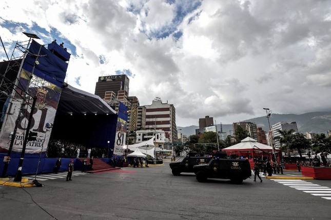 Nhân chứng vụ ám sát Tổng thống Venezuela: ‘Cả toà nhà rung chuyển' ảnh 2